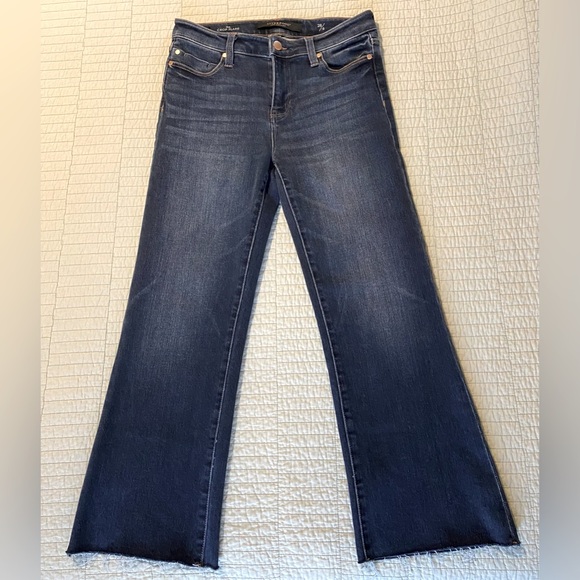 Liverpool Denim - Women’s Liverpool Crop Flare Raw Hem 28 / 6 Med Dark Wash Hi 9” Rise Jeans EUC